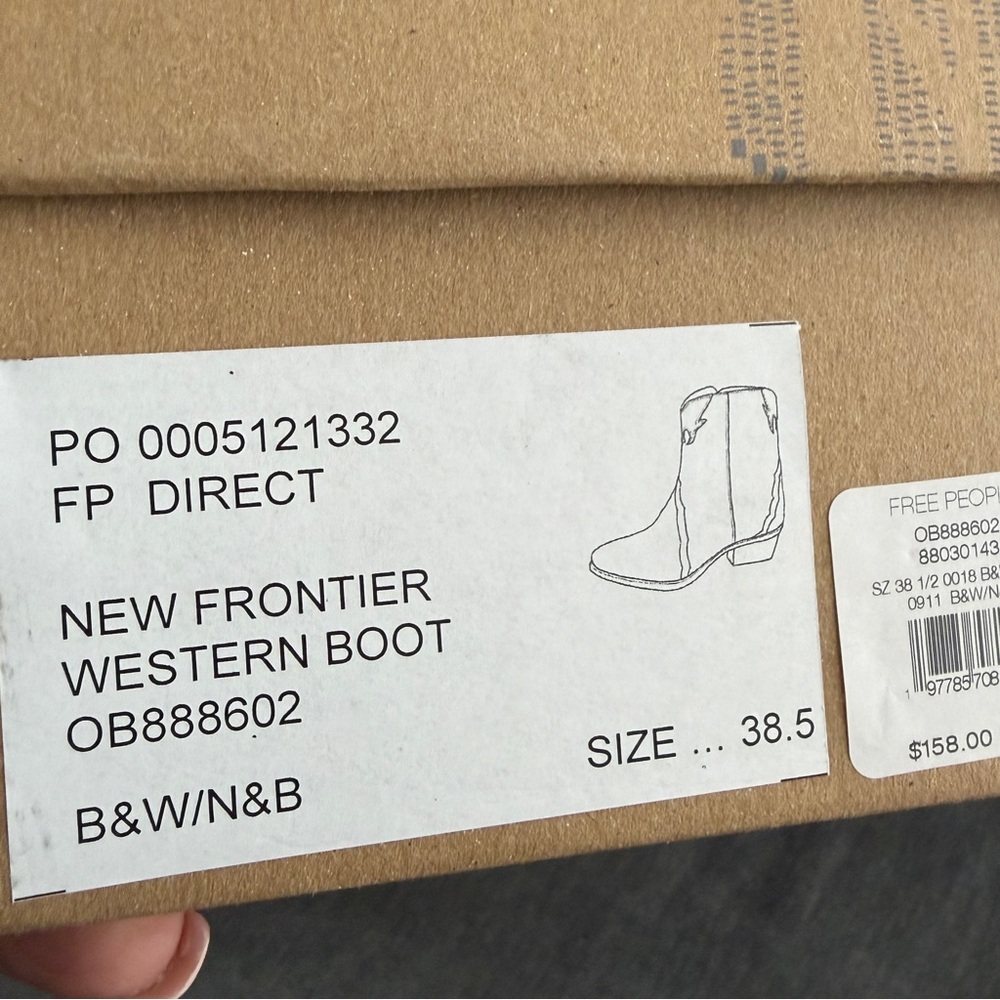 NIB Free People New Frontier Black and White Western Boots in Arctic Fox 38.5 - Picture 8 of 14